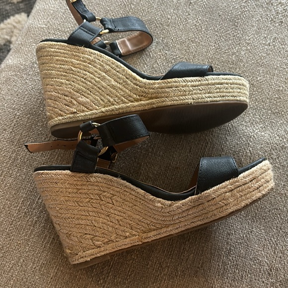 Woman wedges! Great shoes - Picture 3 of 3